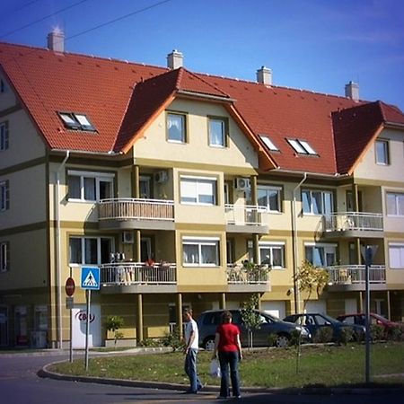 Aaa-Apartment 2 Balatonfured Luaran gambar