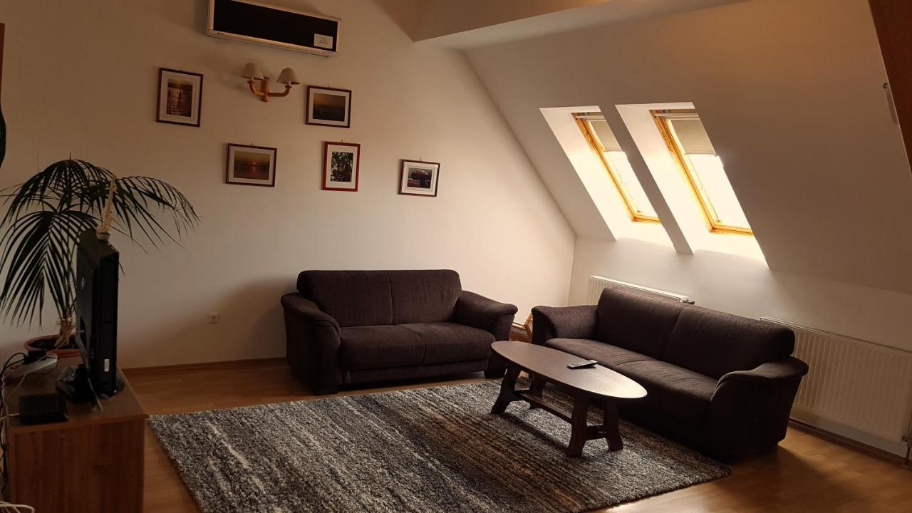 Aaa-Apartment 2 Balatonfured Luaran gambar