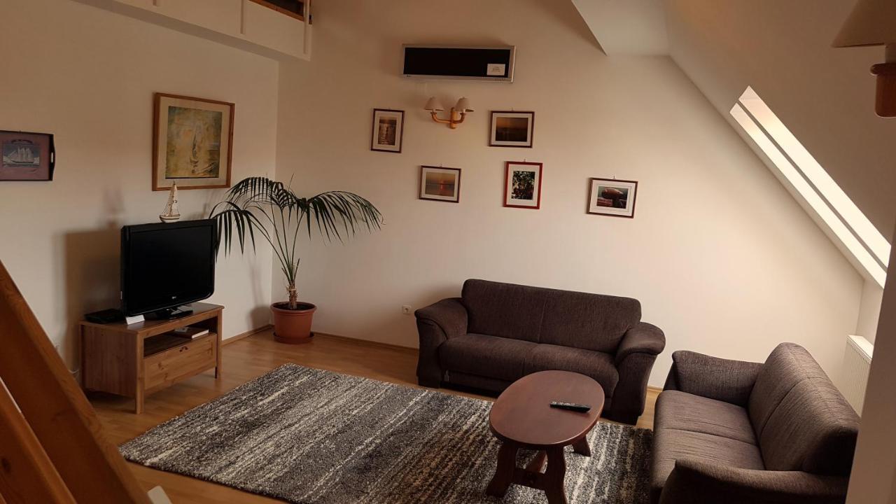 Aaa-Apartment 2 Balatonfured Luaran gambar