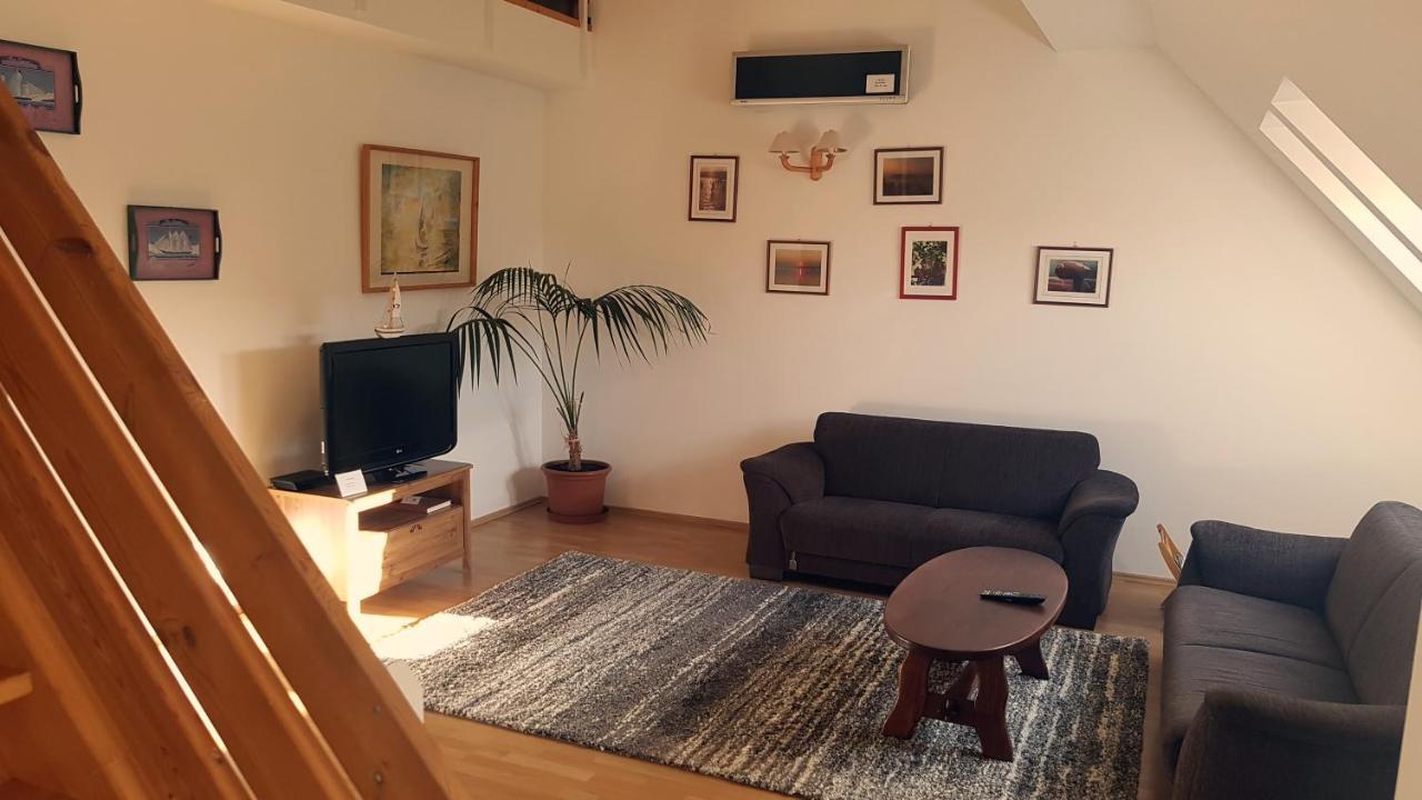 Aaa-Apartment 2 Balatonfured Luaran gambar