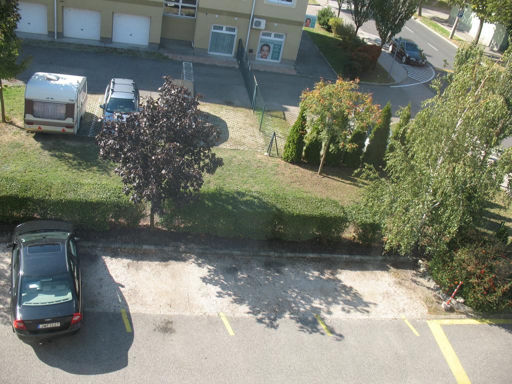 Aaa-Apartment 2 Balatonfured Luaran gambar