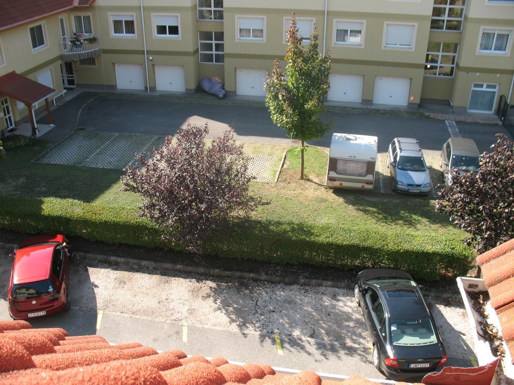 Aaa-Apartment 2 Balatonfured Luaran gambar