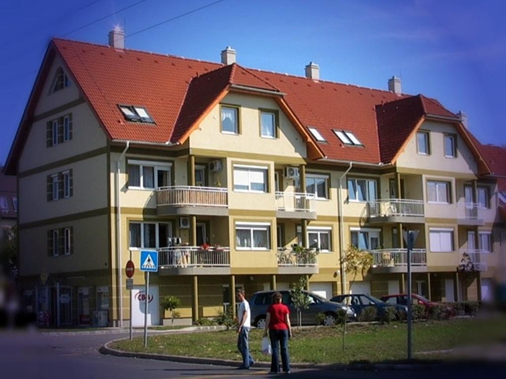Aaa-Apartment 2 Balatonfured Luaran gambar